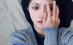 揪着小萝莉的头发疯狂输出